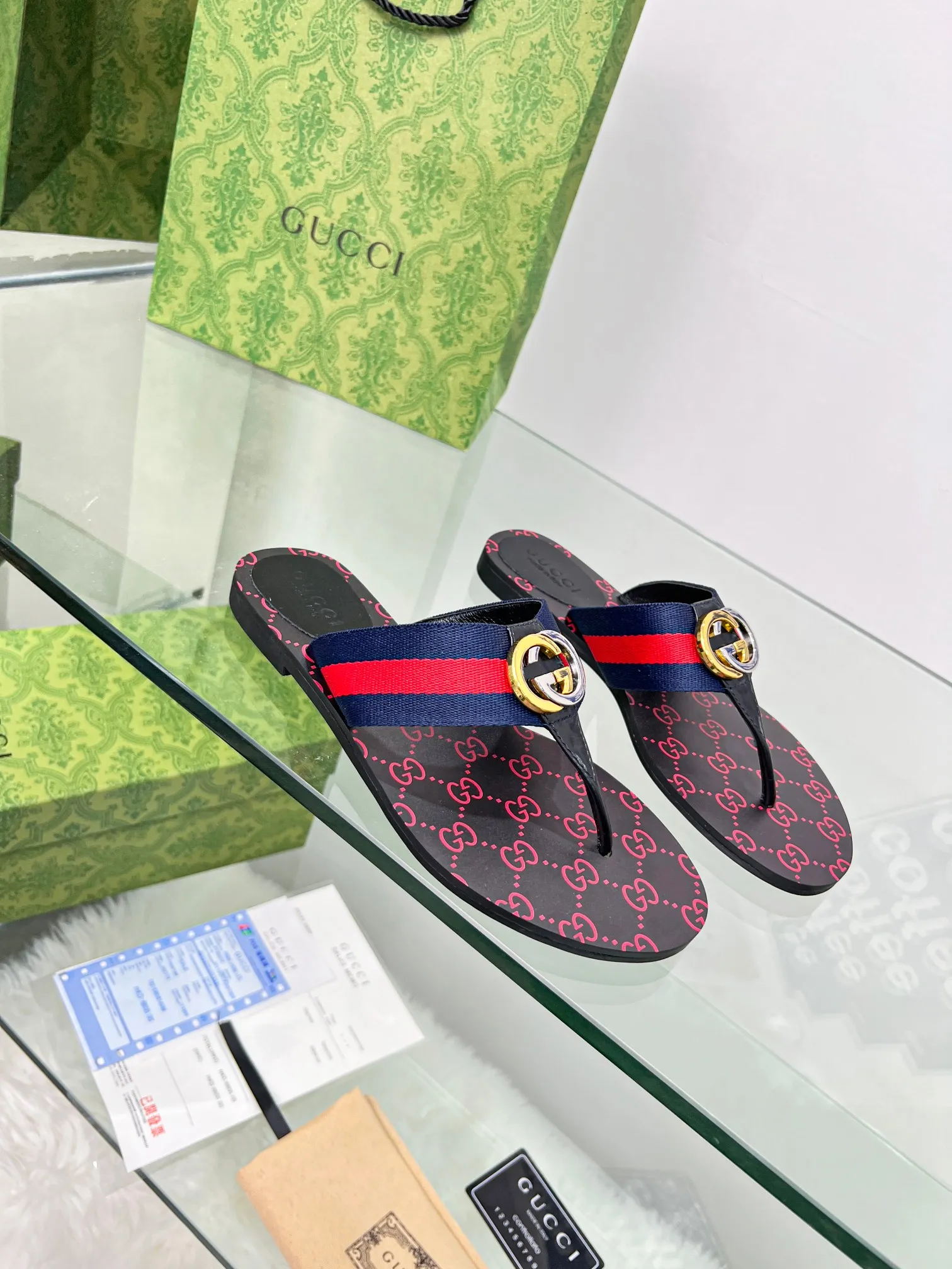 👟👟Ex-factory price 280👟👟 Gucci·Gucci💗 Classic flip-flops.  This is an amazing shoe, a luxury brand loved by celebrities and Internet celebrities😼The original hardware of the counter is gold and silver with double G buckles. 1:1 reproduction purely handmade.  German technology 3D printing logo.  Number of yards 35-45